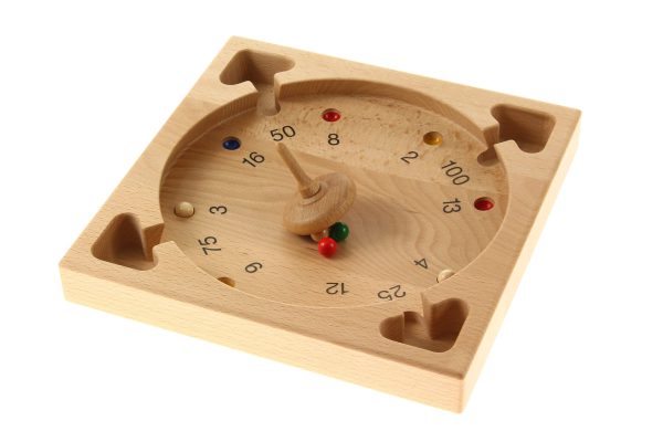 Holzspielzeug mit Drehmechanismus und bunten Kugeln für Lernspiele und Geschicklichkeit.